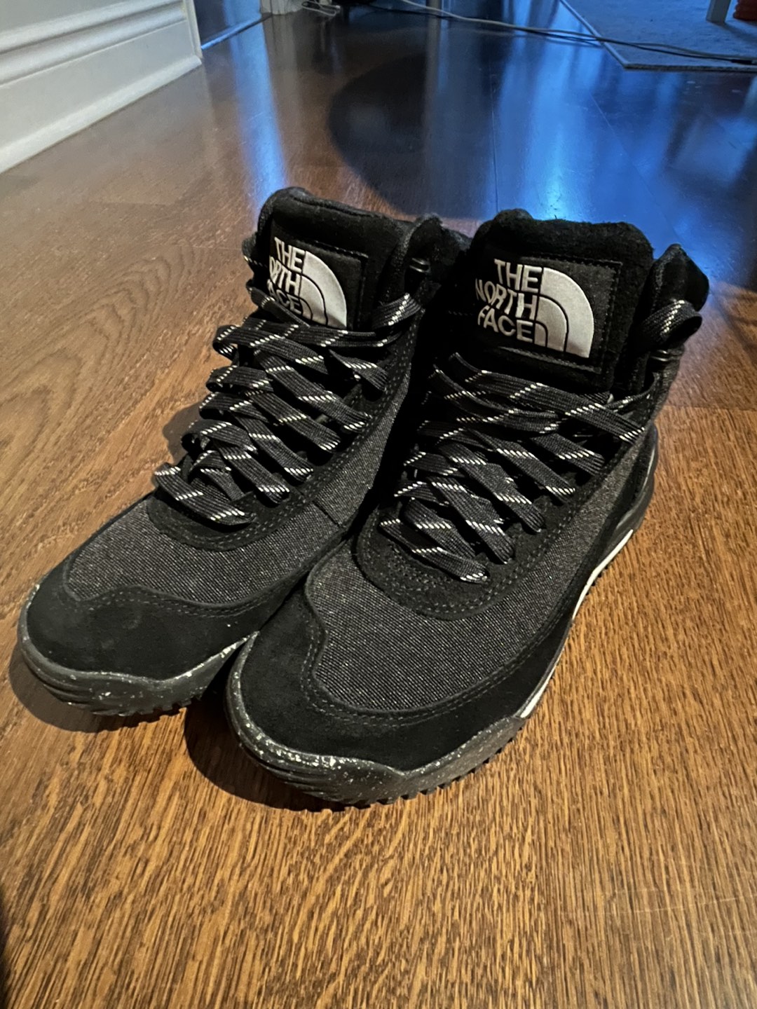 The North Face Hiking Boots Women’s Size 8.5 image indicator(3)