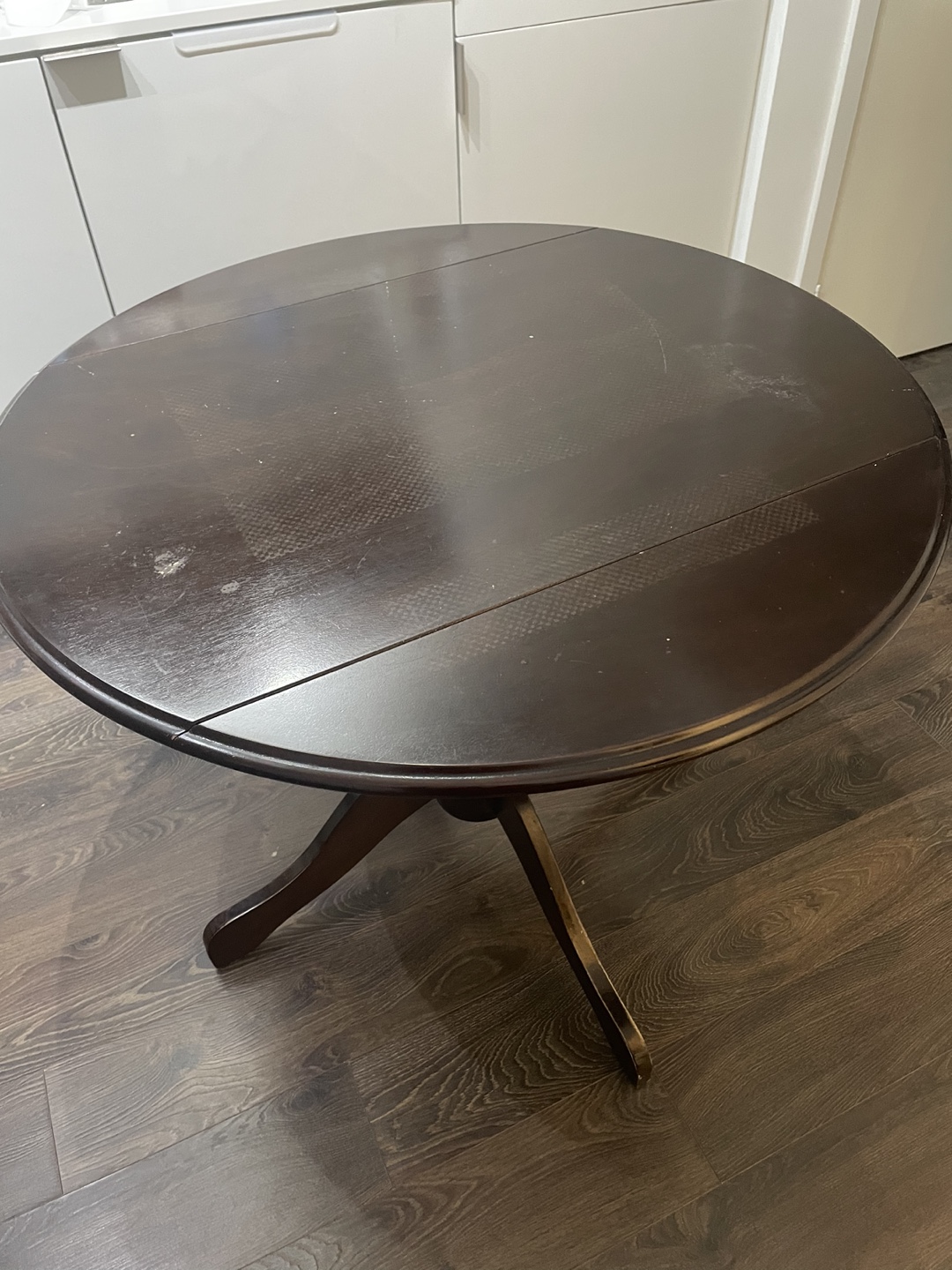 Round table adjustable to rectangular shape thumbnail