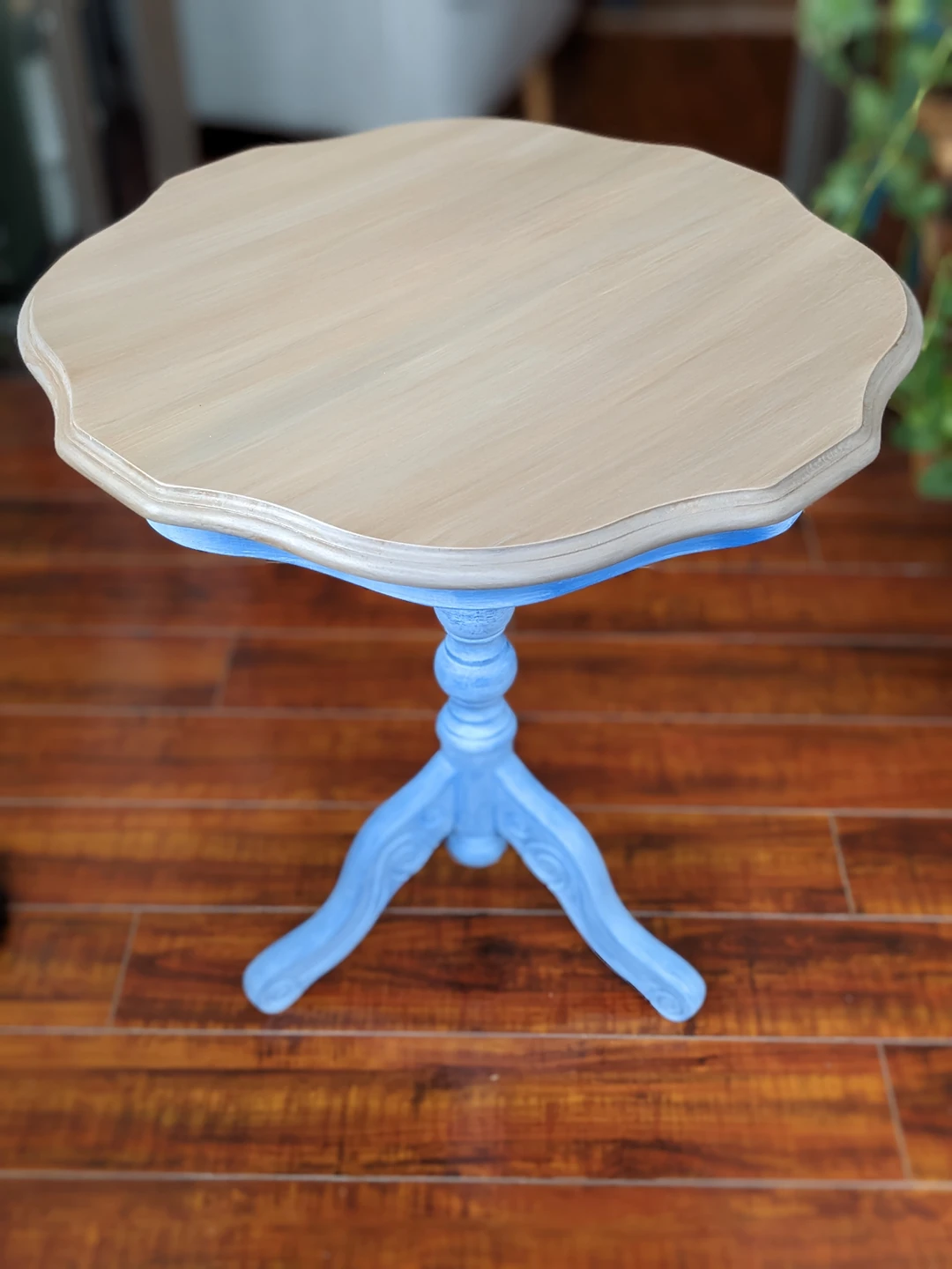 Accent table thumbnail
