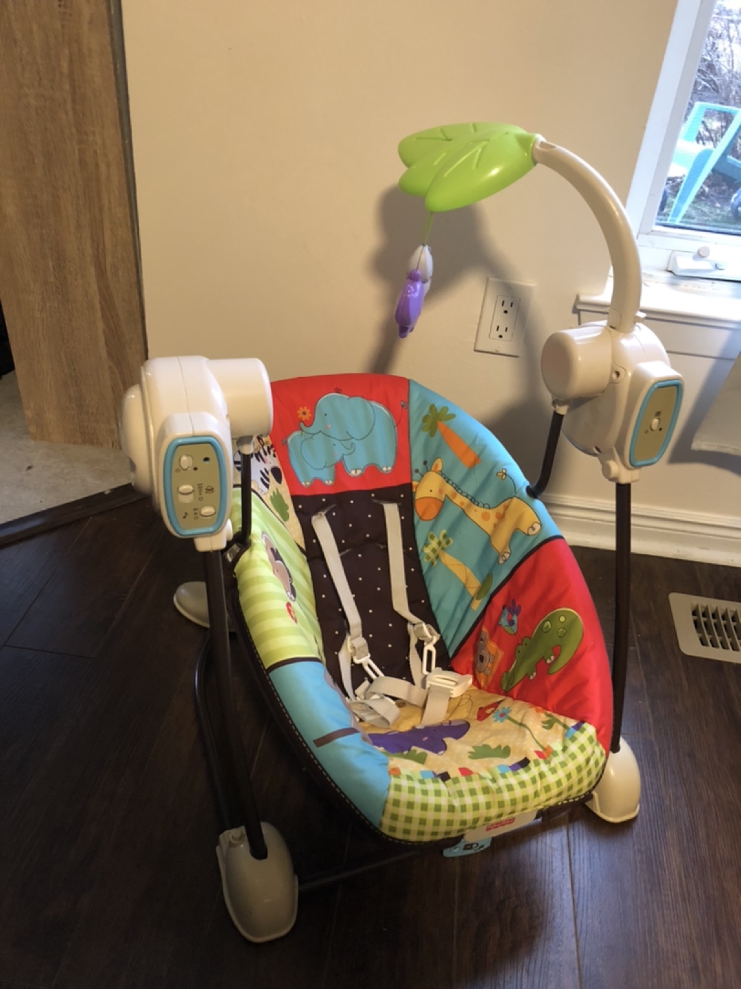 Fisher Price Swing for infant, Musical Swing