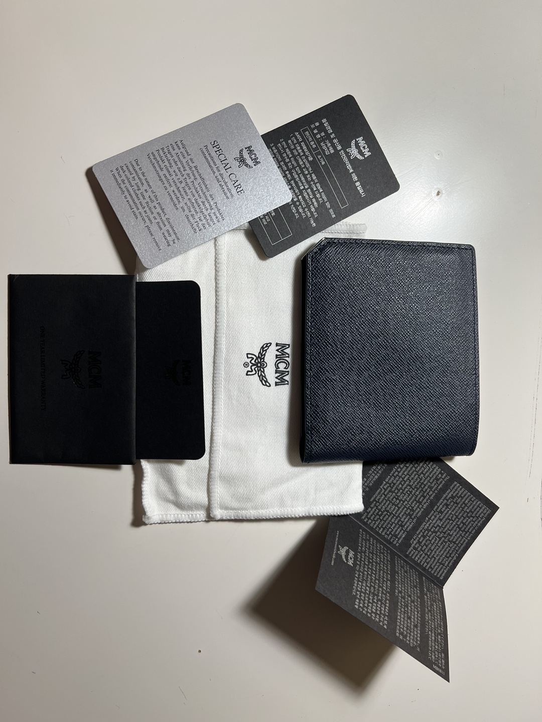 MCM) New Bric Bifold Wallet - photo 2