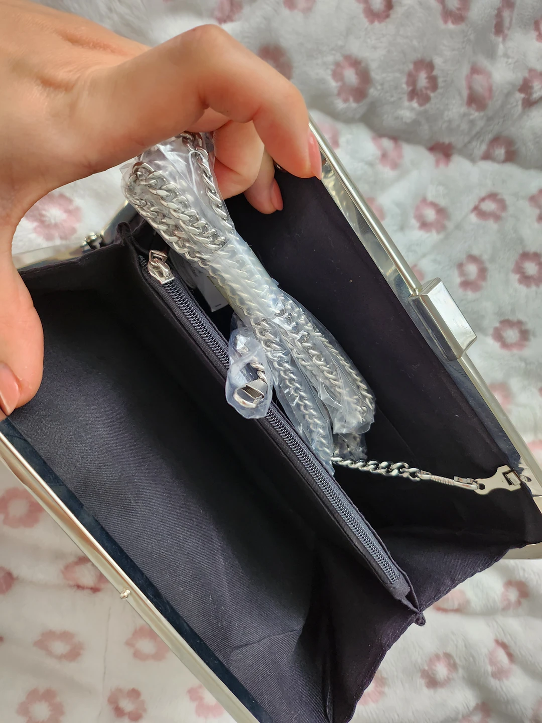 black clutch (brand new) image indicator(2)