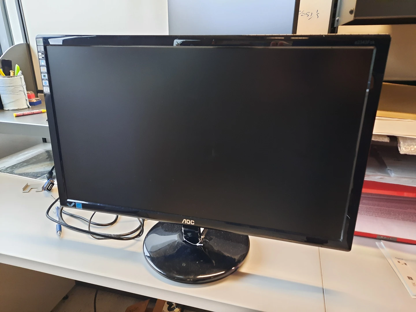 24" computer monitor