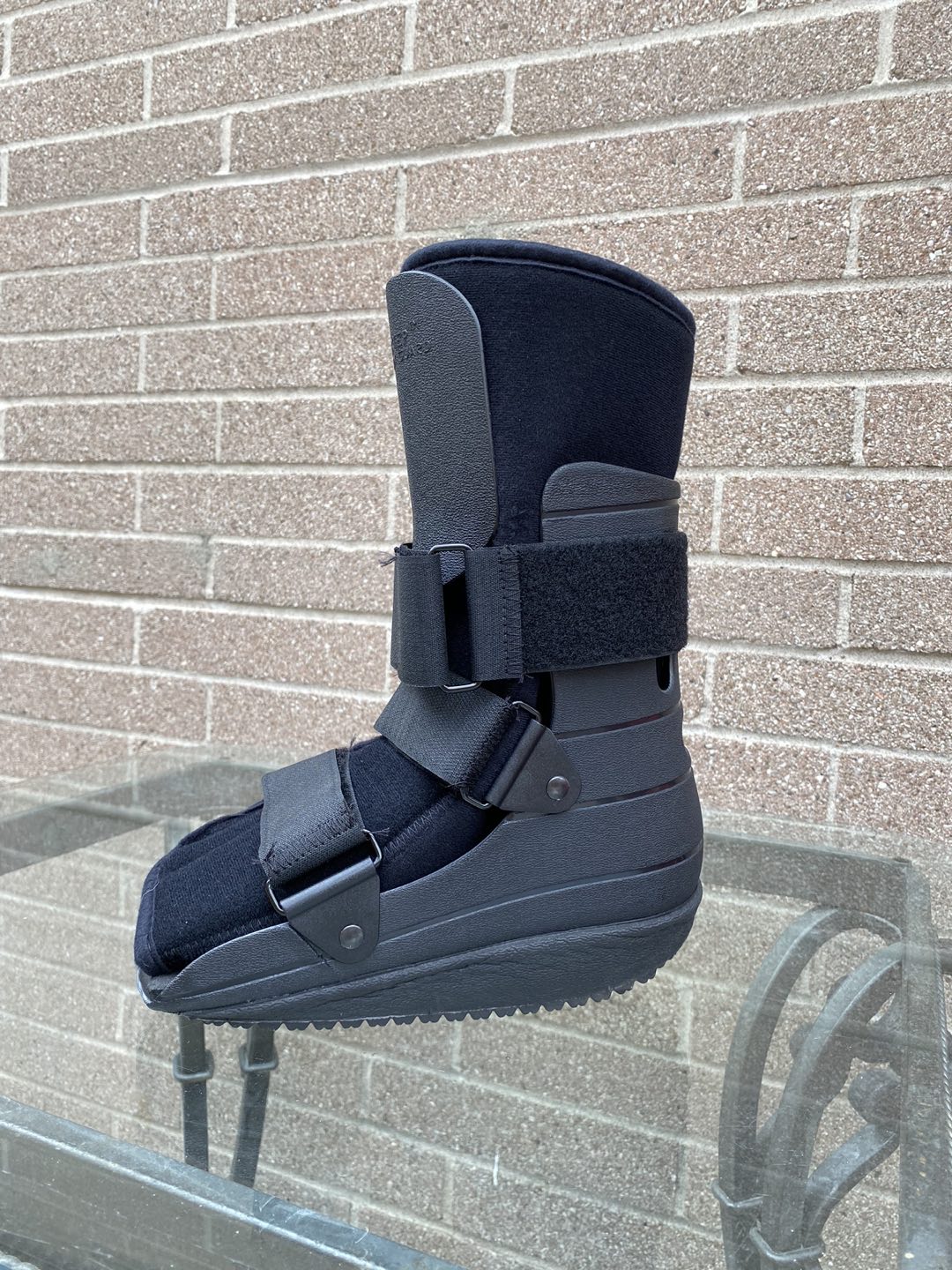 Orthopedic walking Boot (left foot) S/M image indicator(3)