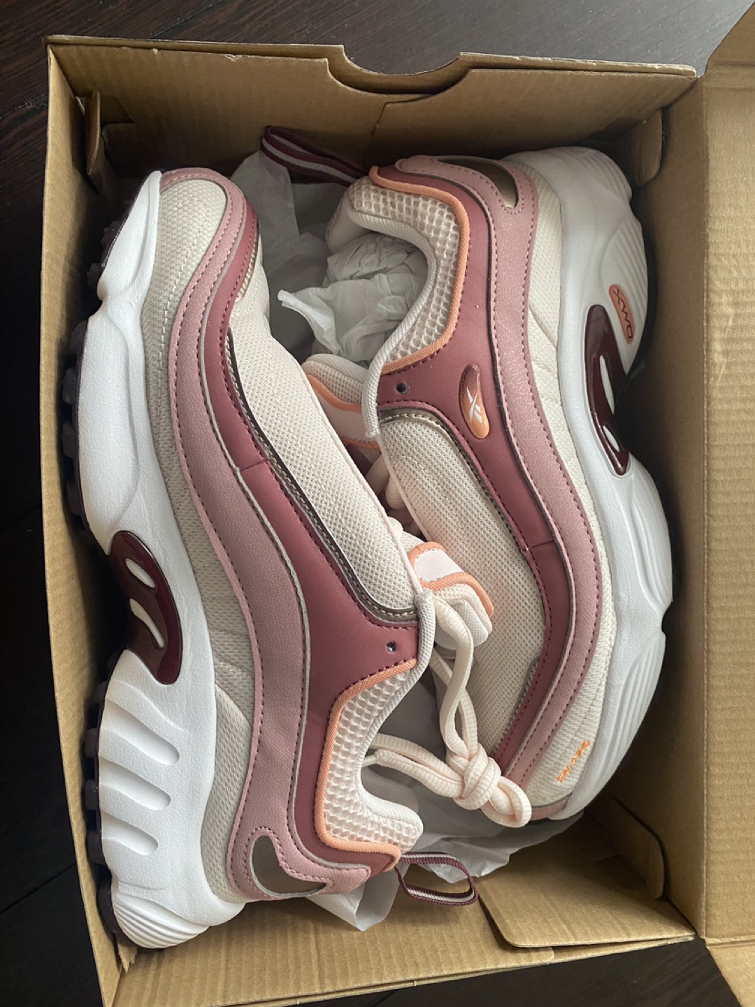 New！Reebok women sneaker  us7.5
