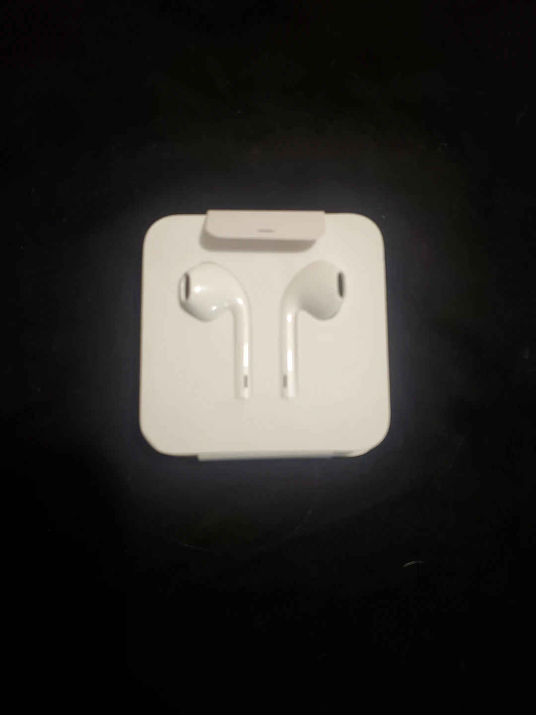 apple earphone never used thumbnail