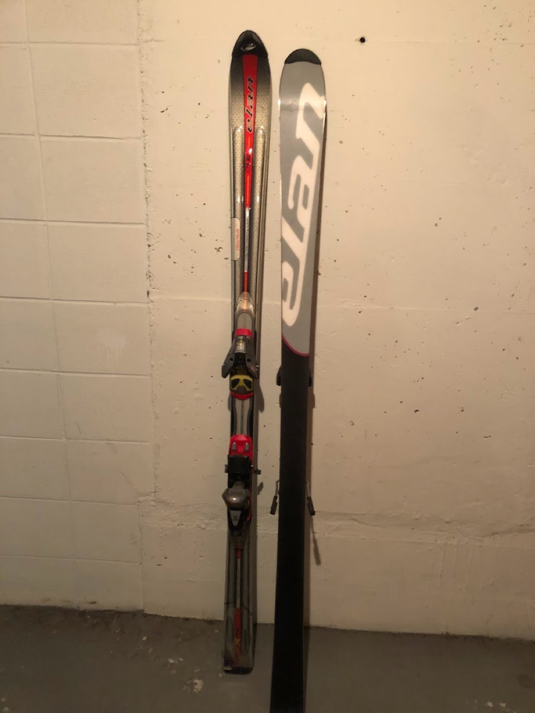 Elan 168cm skis with Salomon bindings and poles image indicator(6)
