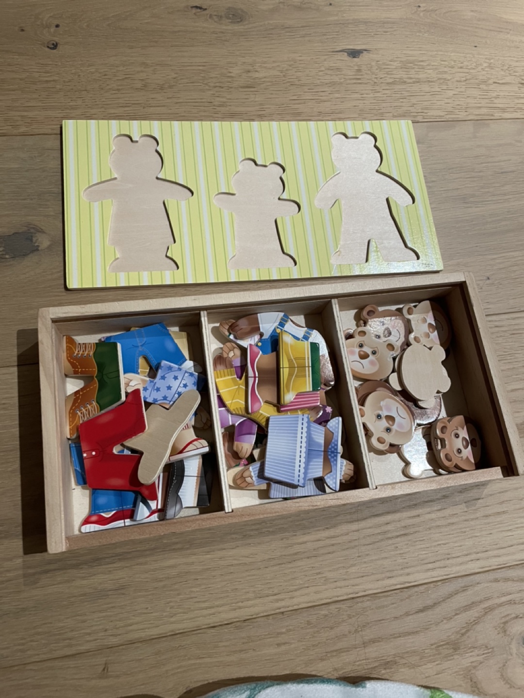 Melissa and Doug bear dress up puzzle 💝