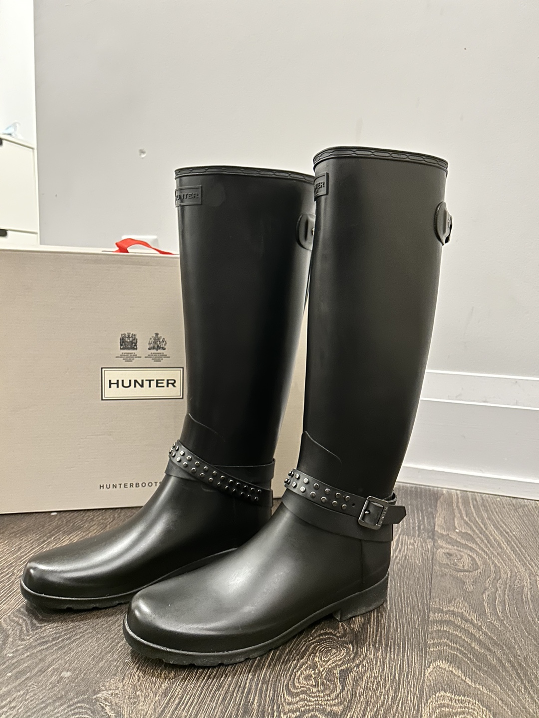 Hunter women’s slim fit tall rain boot