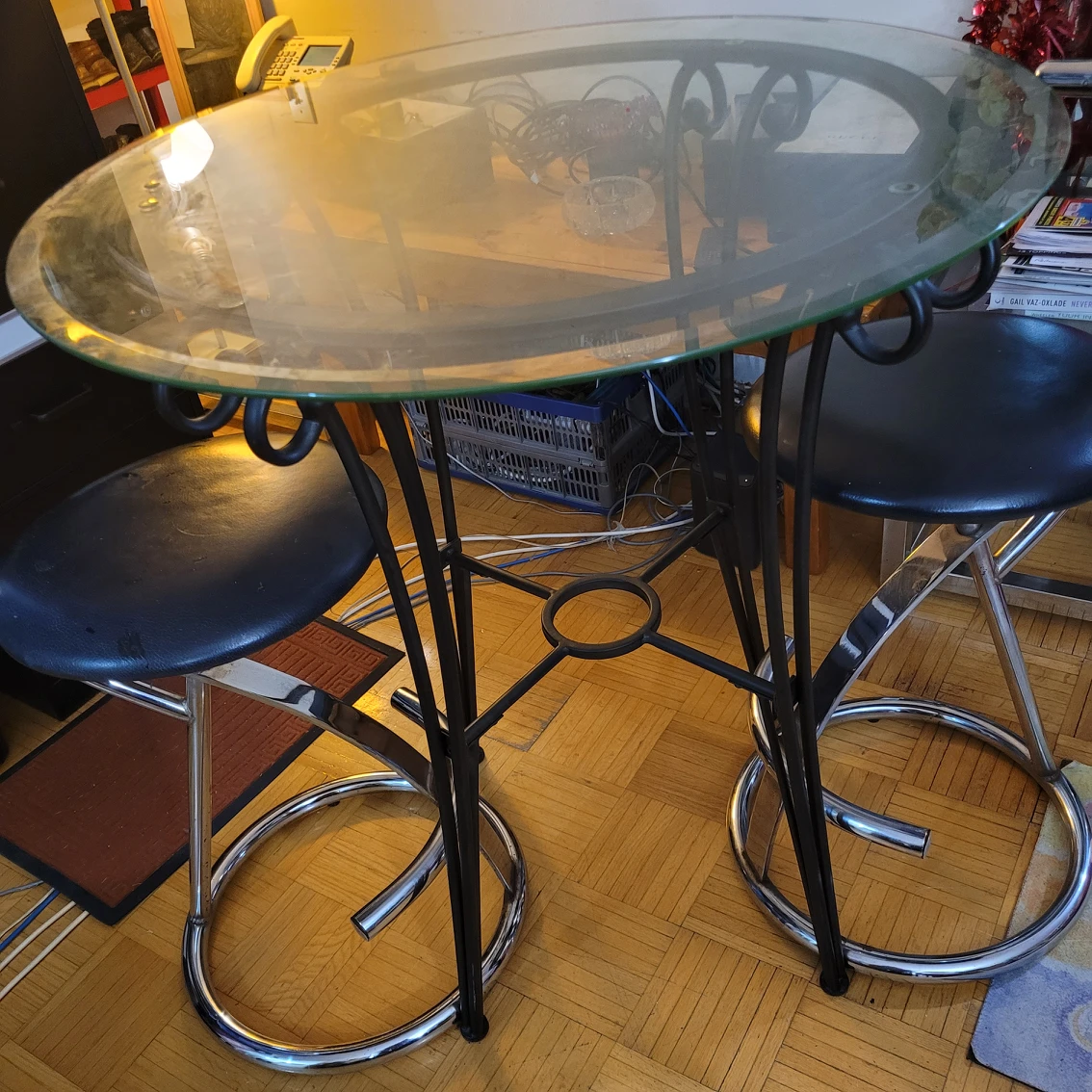 HIGH GLASS TOP BAR TABLE - photo 5