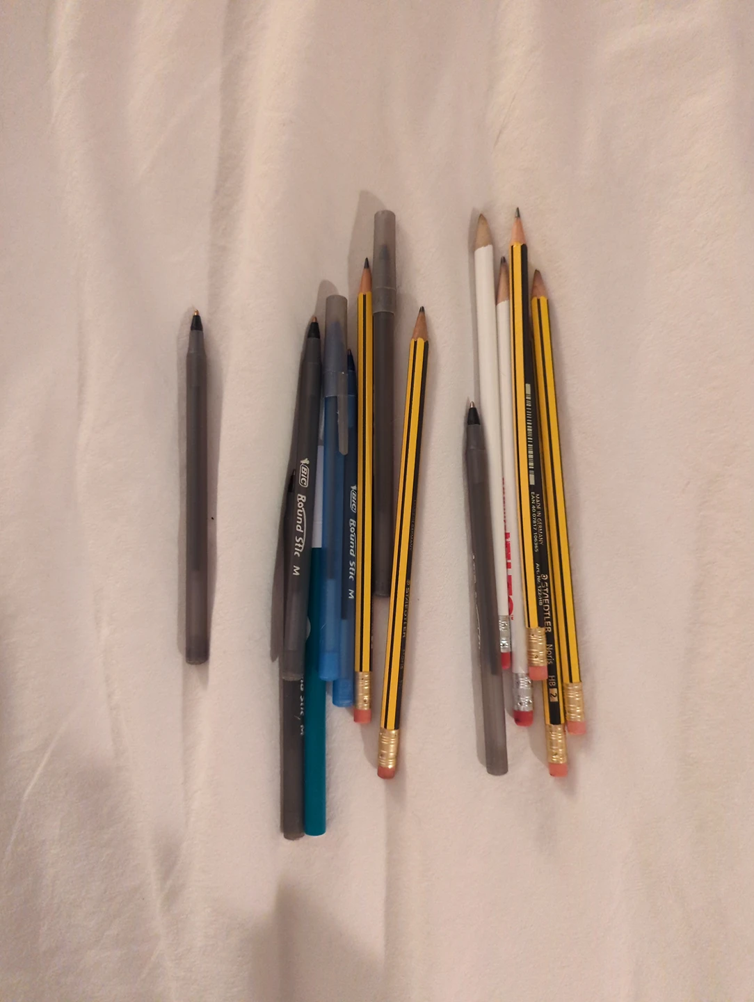 black Sharpies, pens and pencils - photo 2