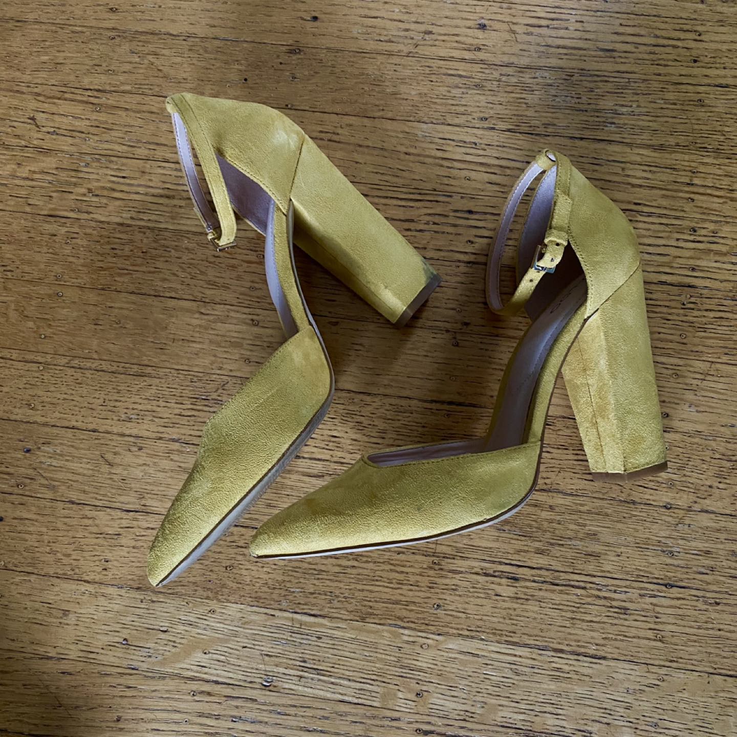 VARIOUS SHOES, BOOTS AND HEELS CLOSET CLEANOUT - photo 2