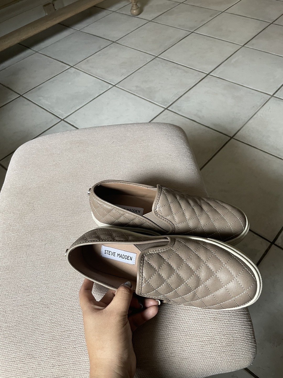 Steve Madden image indicator(2)