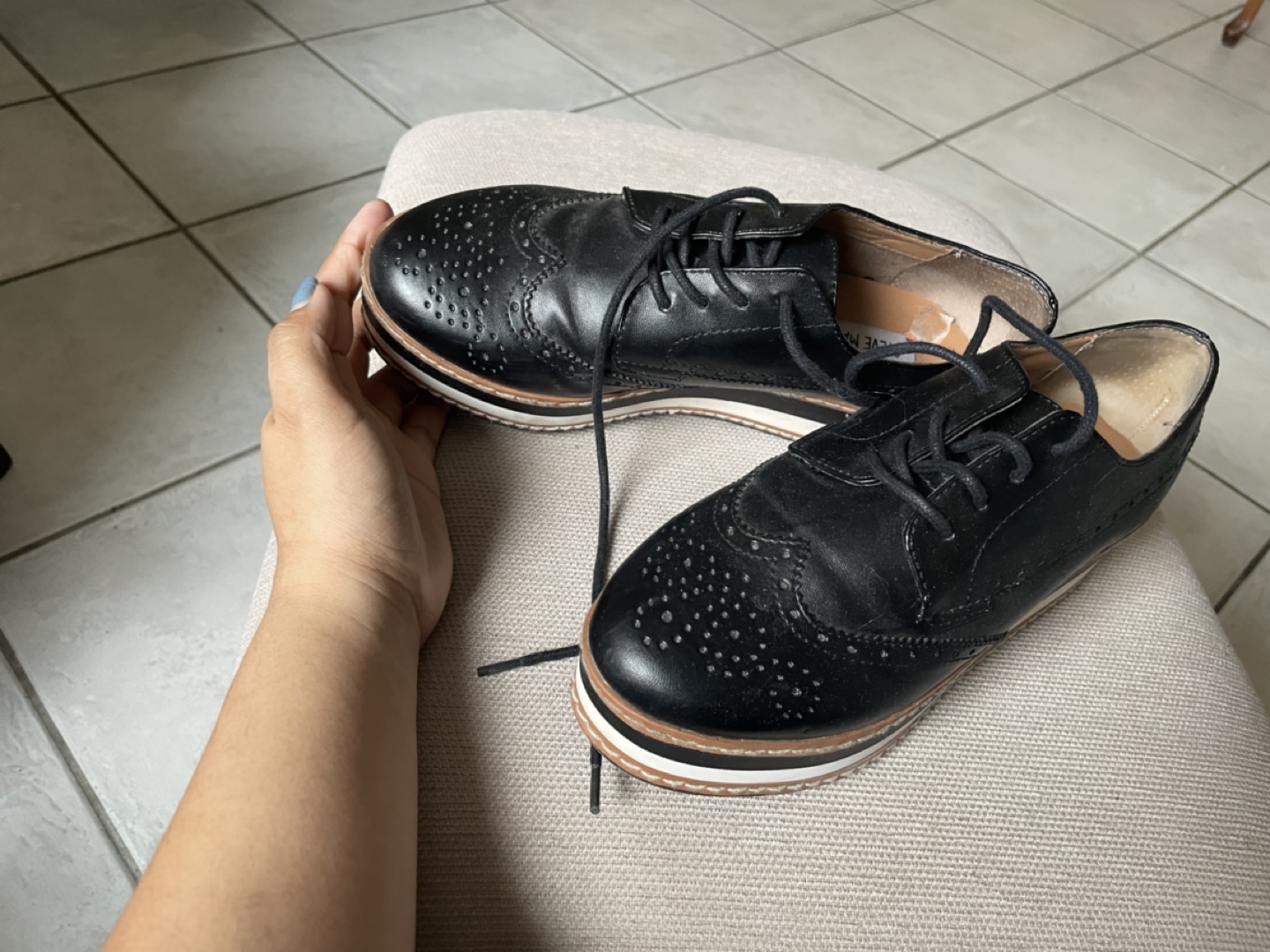 Steve Madden image indicator(3)