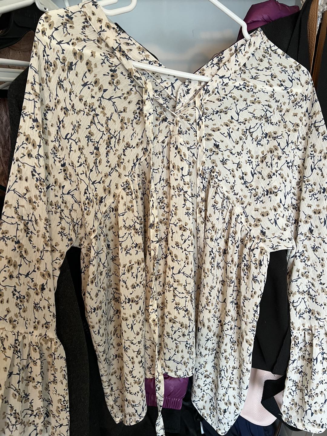 Women top clothing - photo 3