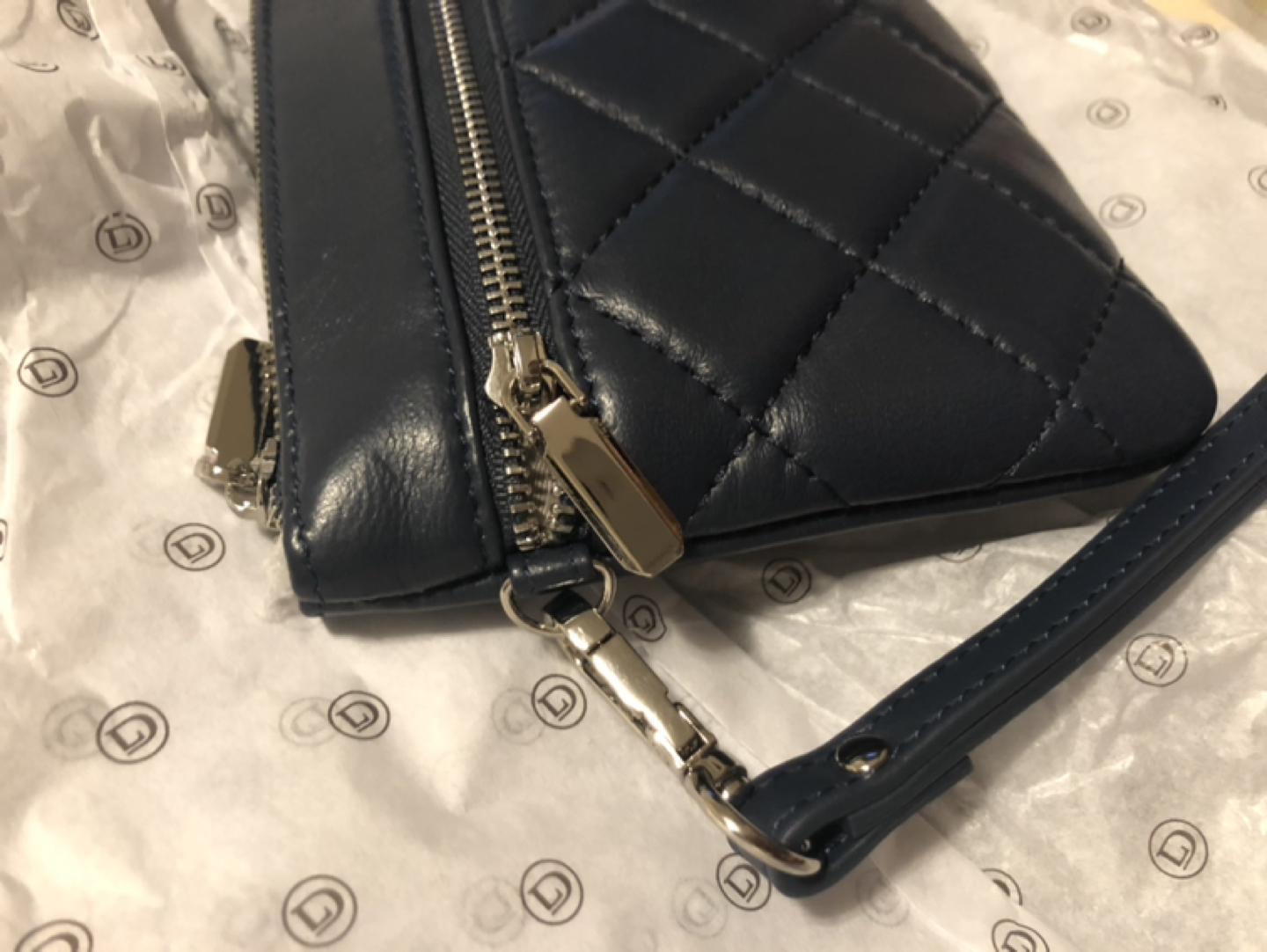 DANIER Shantie Wristlet image indicator(2)