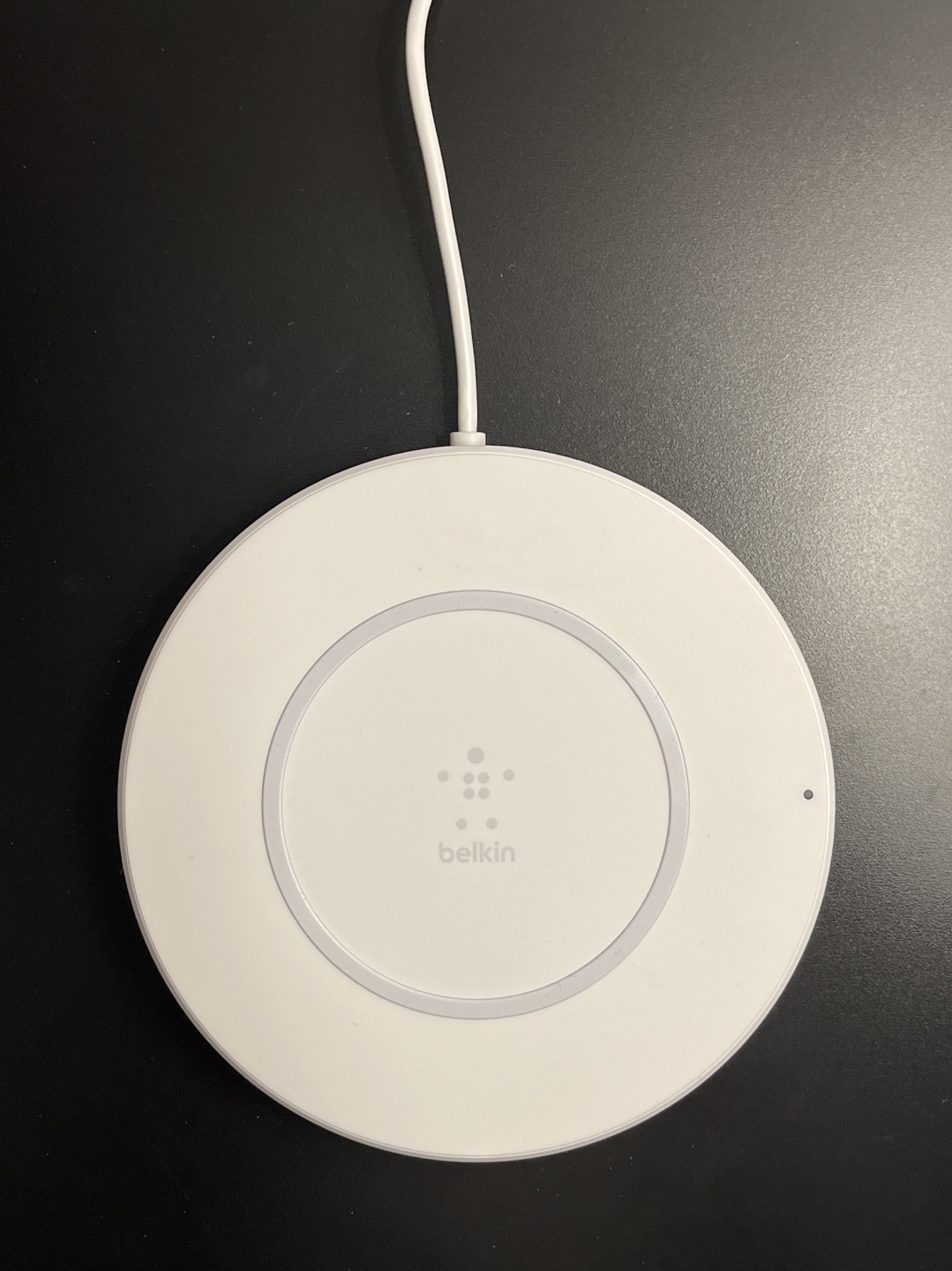 Belkin Boost Up Wireless Charging Pad - photo 2