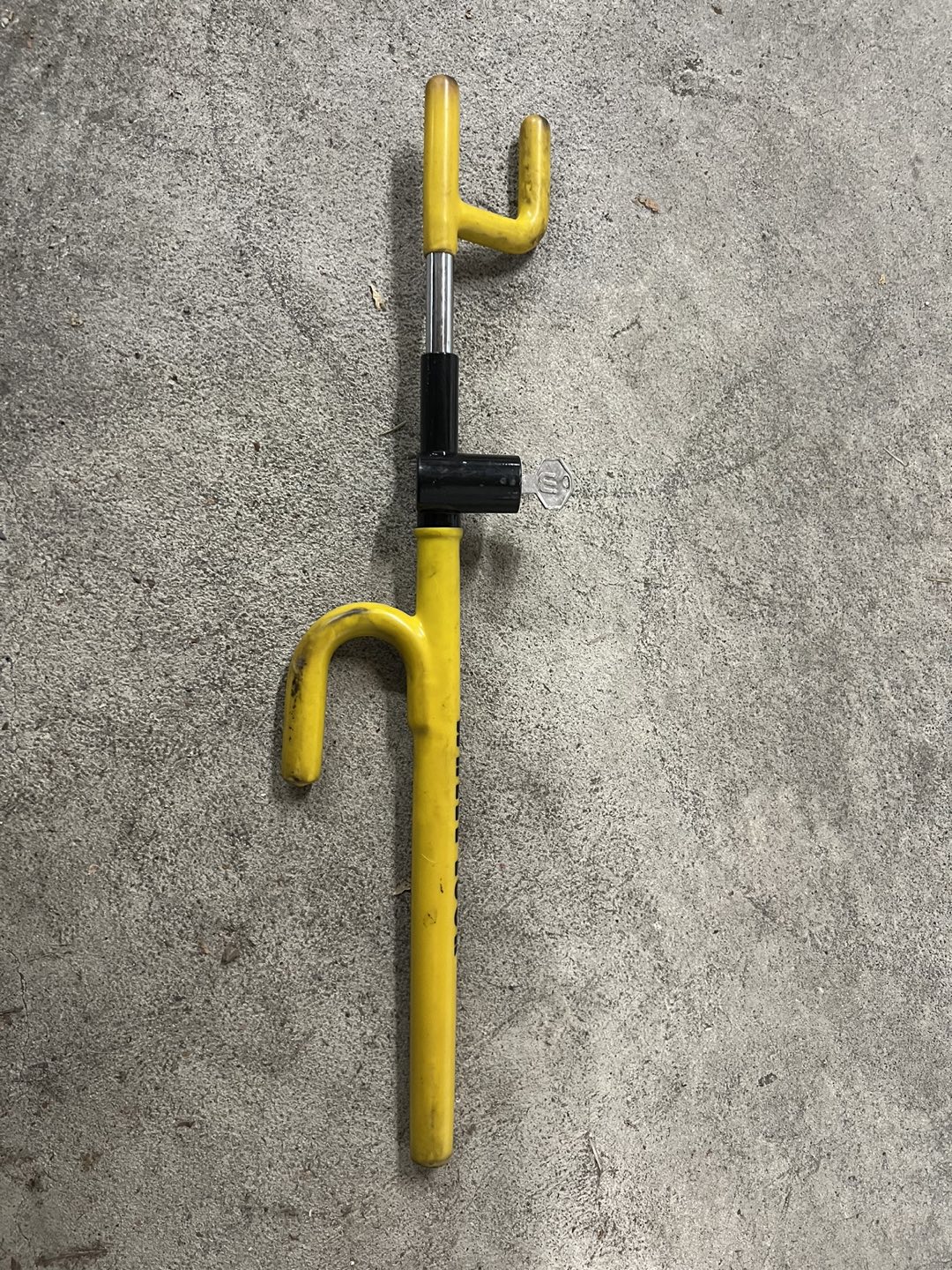 Steering Wheel Lock + Key thumbnail