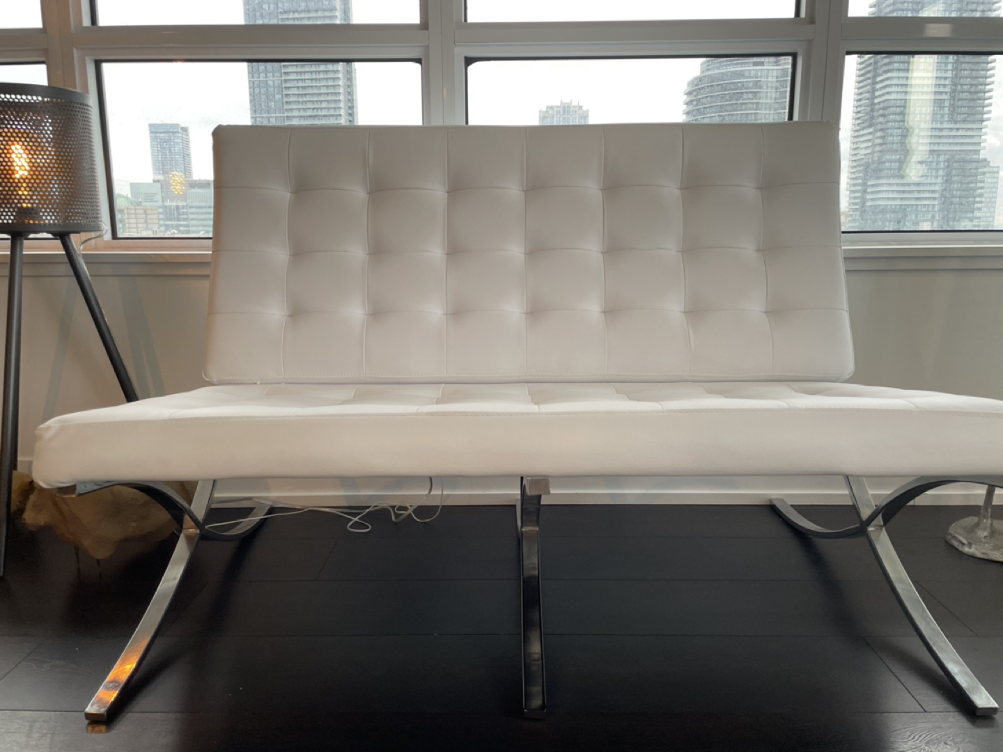 Attention all furniture lovers! Barcelona sofa for sale - photo 2