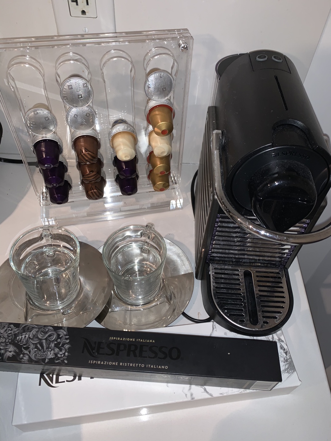 ALL! Nespresso machine + dispenser + cups + 38 free capsules - photo 4