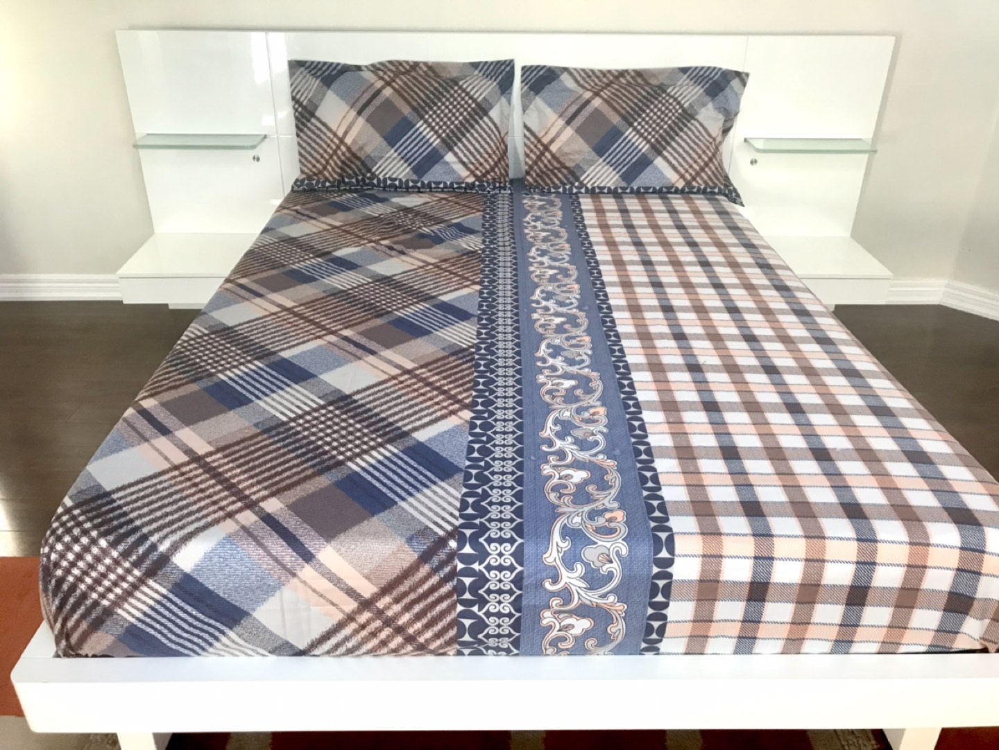 King size bed sheet with pillow covers thumbnail