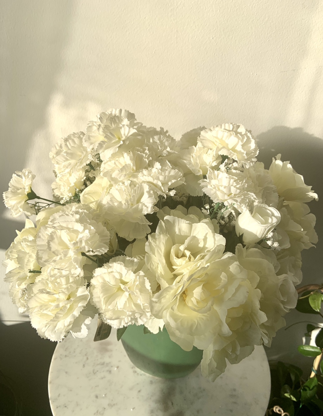 Beautiful artificial flowers with vase image indicator(2)