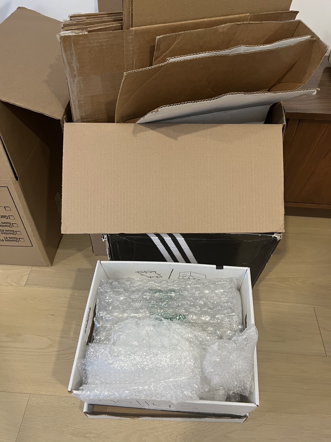 Moving boxes, bubble wrap, and packing paper #freecycle - photo 2