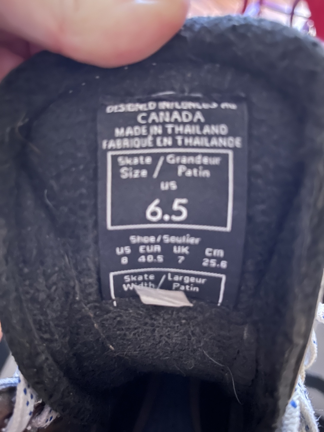 Skates - Men’s size 6.5 approx Women’s 8.5-9 image indicator(2)