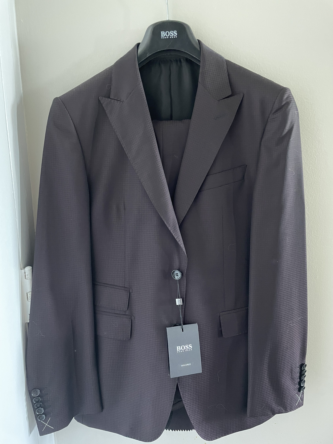 Hugo Boss suit 38R
