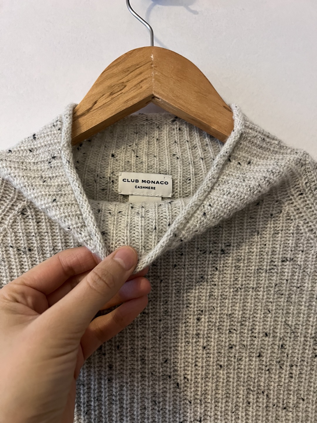 Club Monaco 100% Cashmere sweater - photo 2