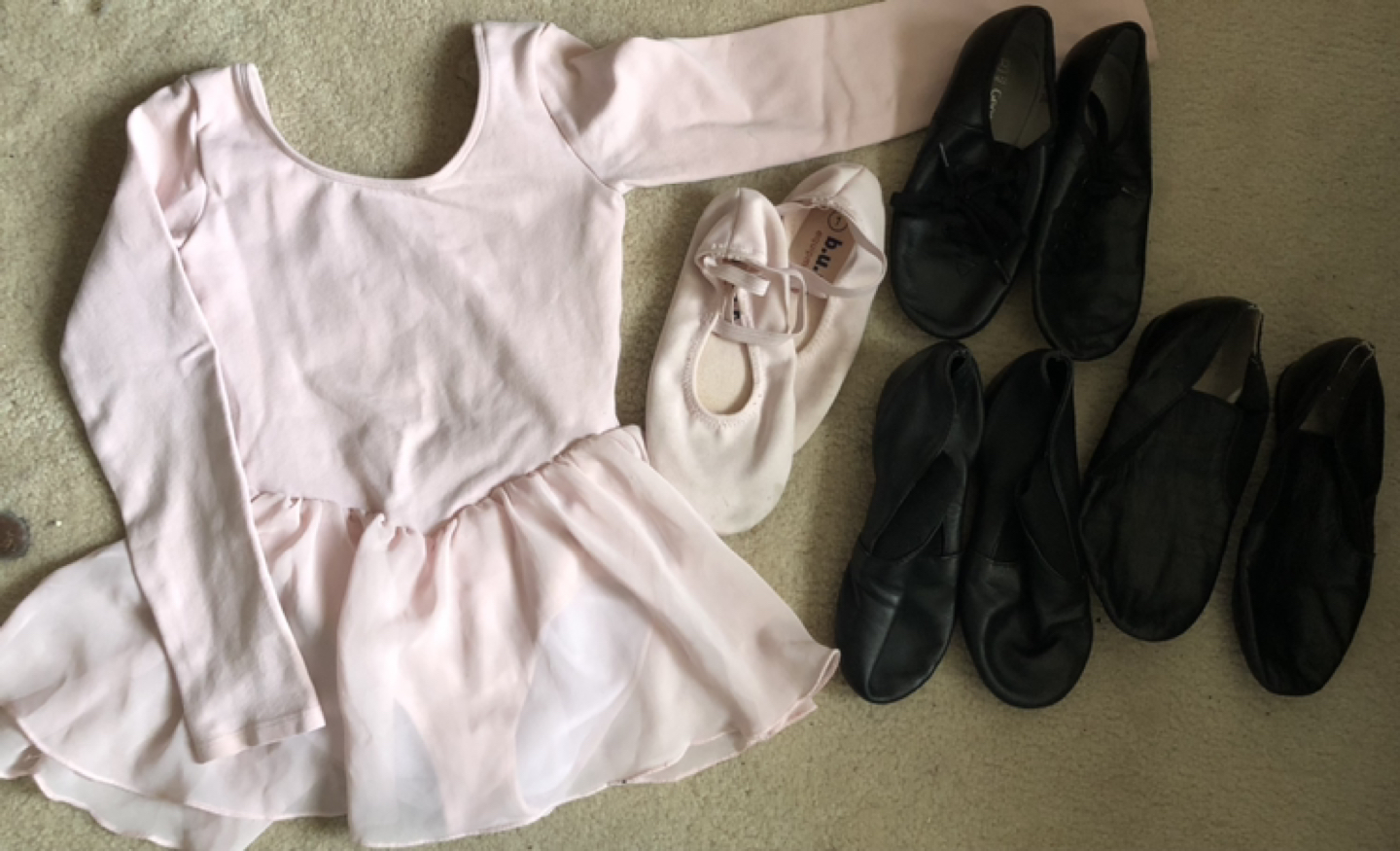 💝FREE dance wear lot aprox size for 4-5 year old thumbnail