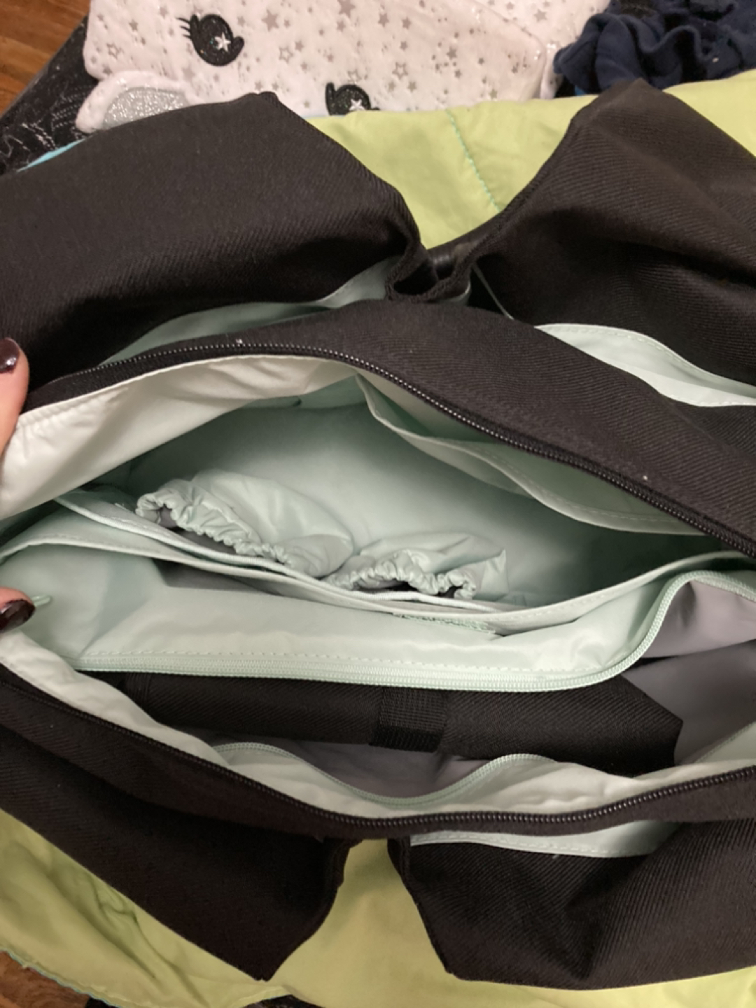 Lassig neckline diaper bag - photo 2