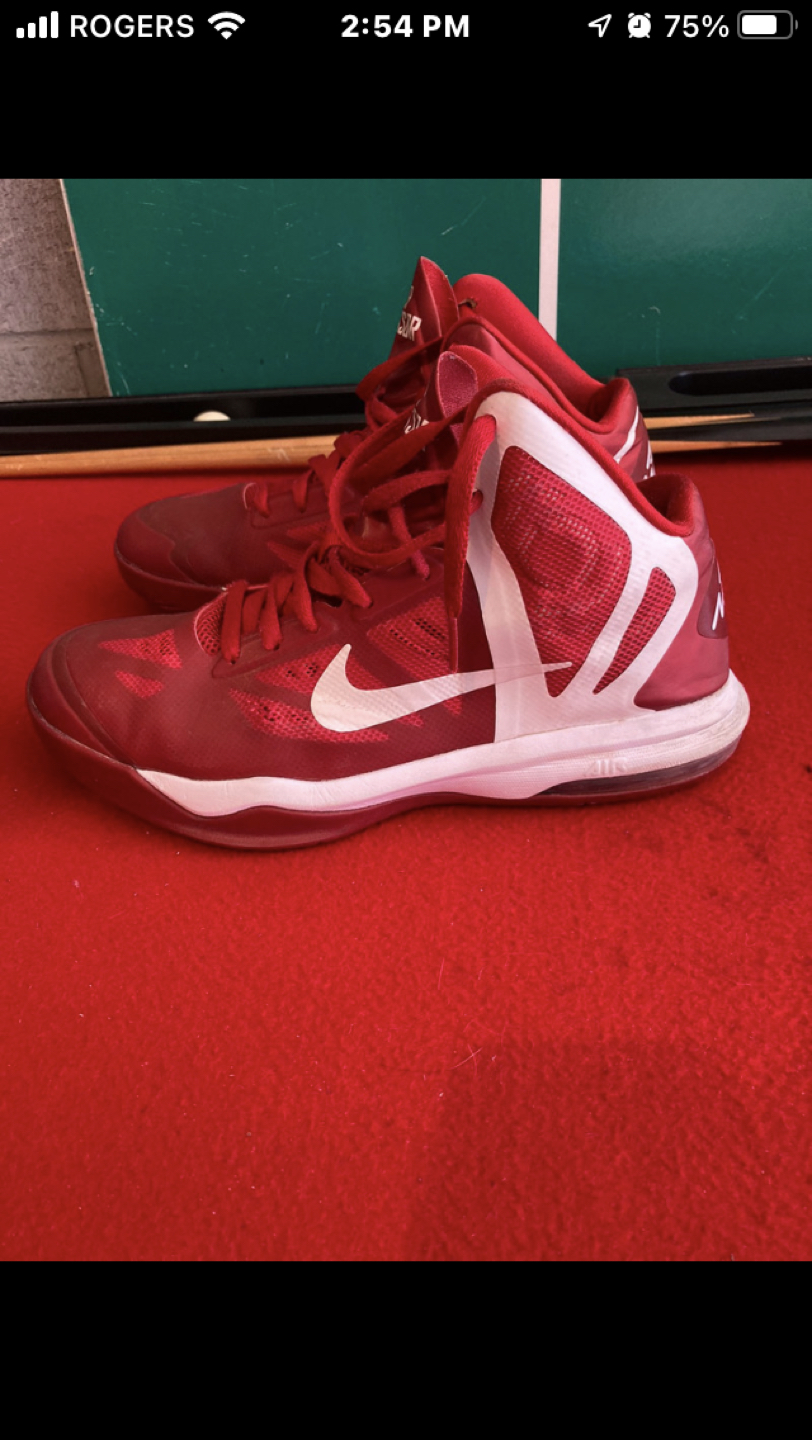 Mens basketball shoes