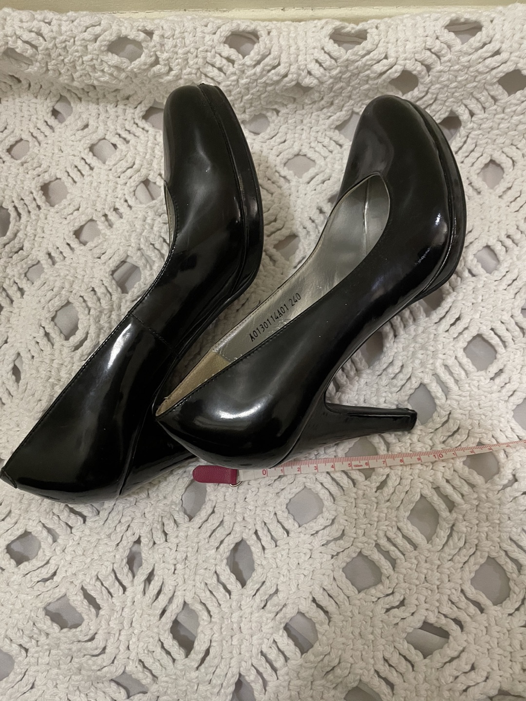 Black glossy heels #freecycle image indicator(2)