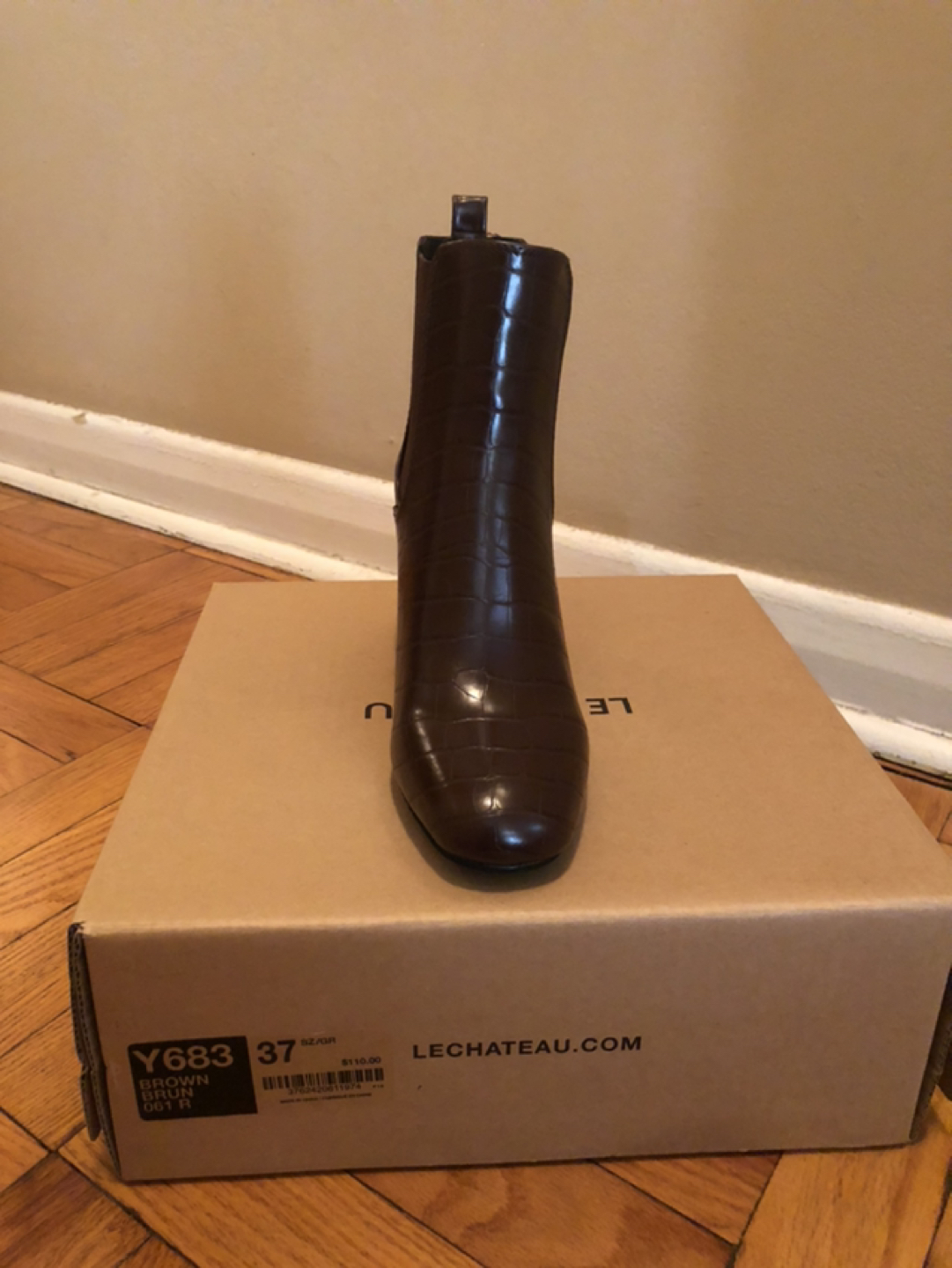 Brand New out of the box Women’s Brown Booties Size 6.5 image indicator(7)