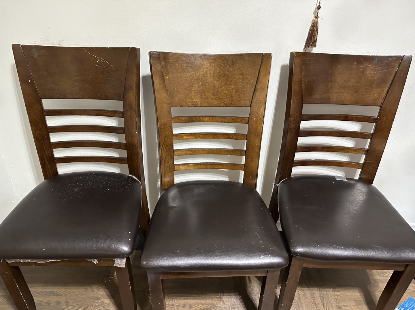 Dining table with 5 chairs & 1 extra seats - photo 2