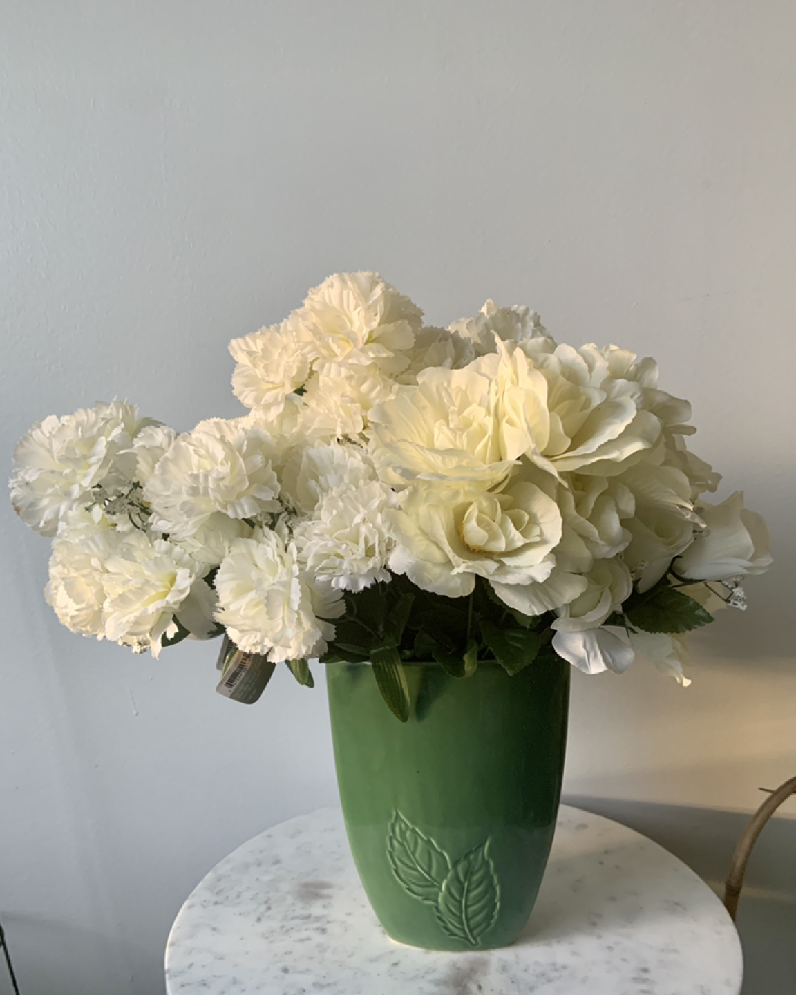 Beautiful artificial flowers with vase image indicator(5)
