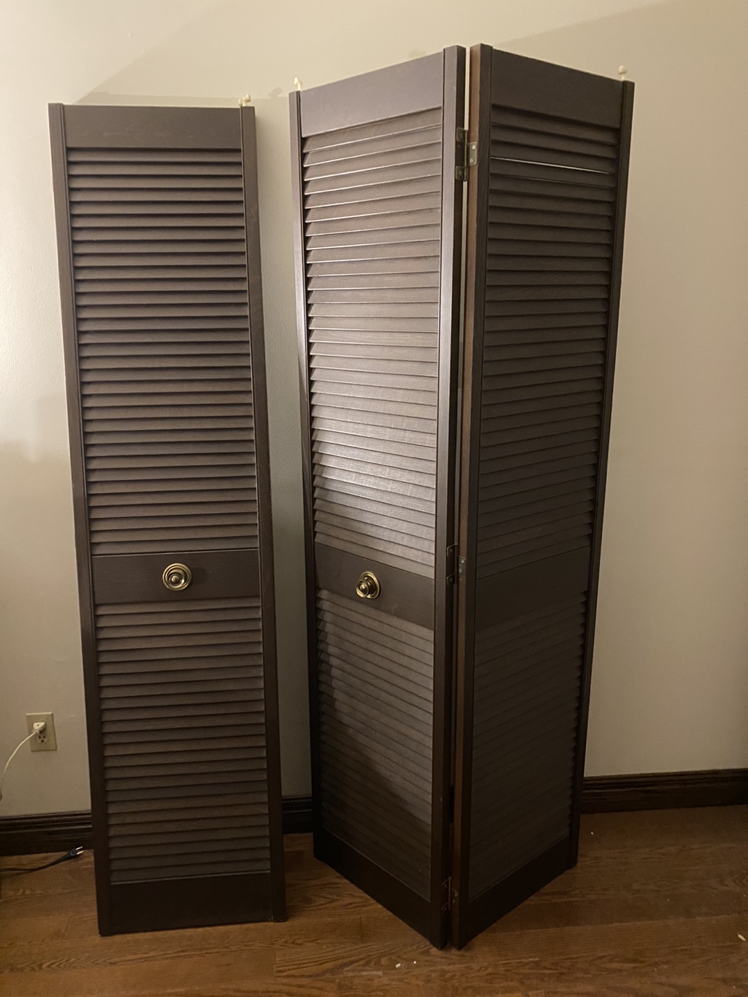 Bi fold interior wood doors