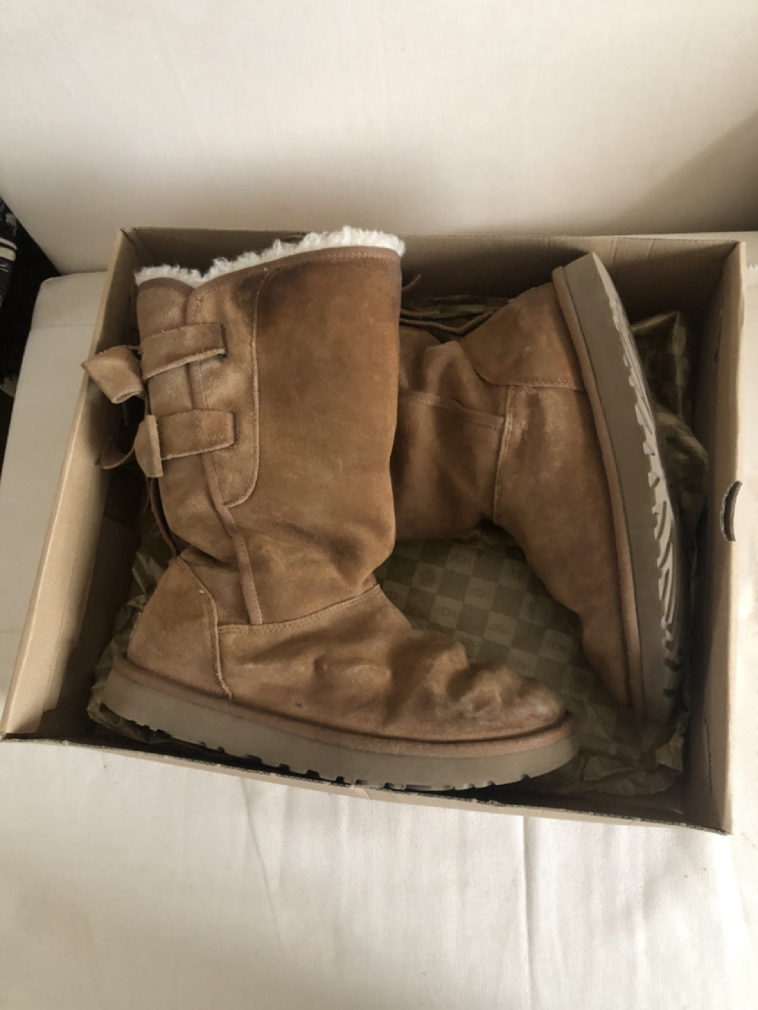 Size 9 USA boots. Uggs thumbnail