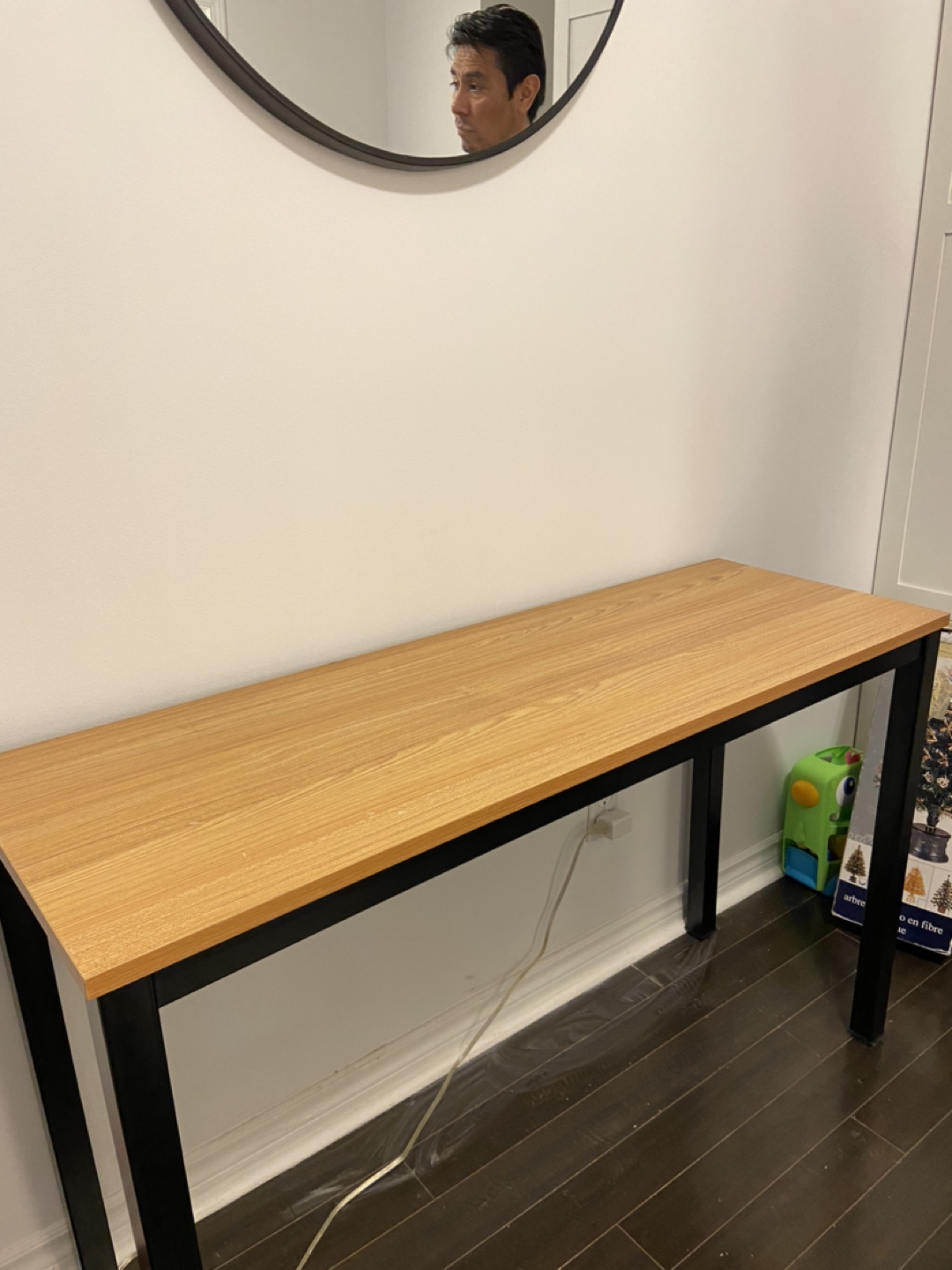 Table/ desk thumbnail