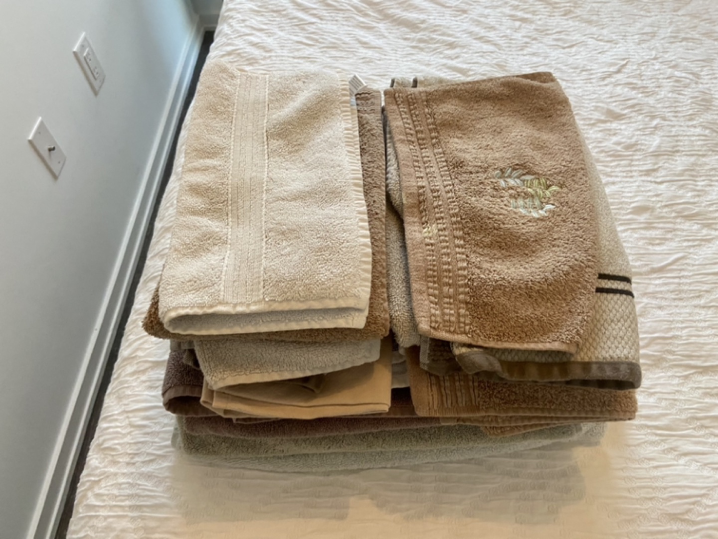 Free Towels, face cloths, and dish cloths thumbnail