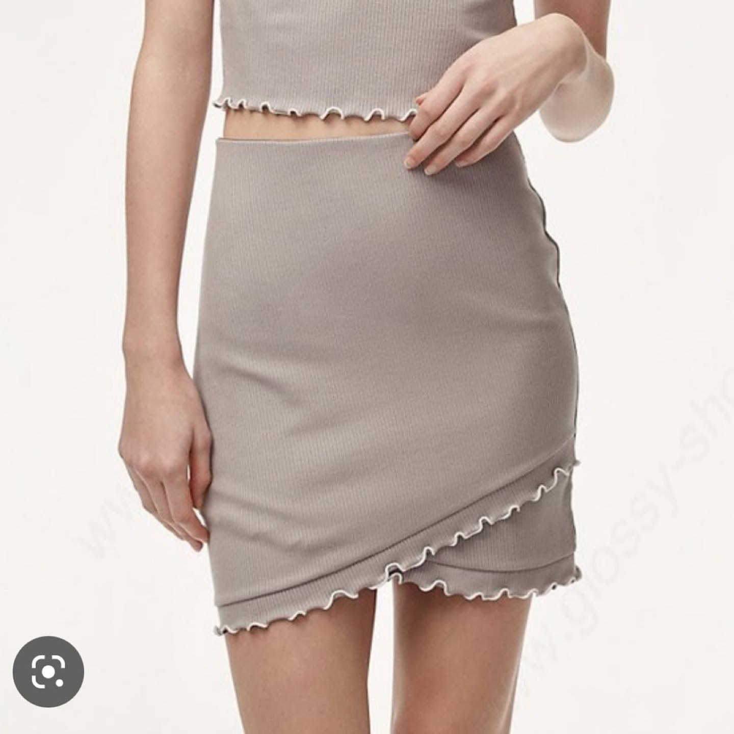 Aritzia skirt