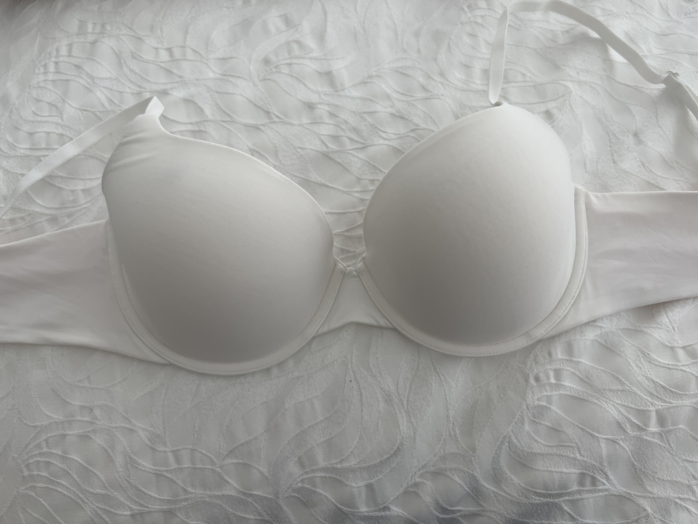 NWOT White Victoria Secret Bra- 34DD thumbnail