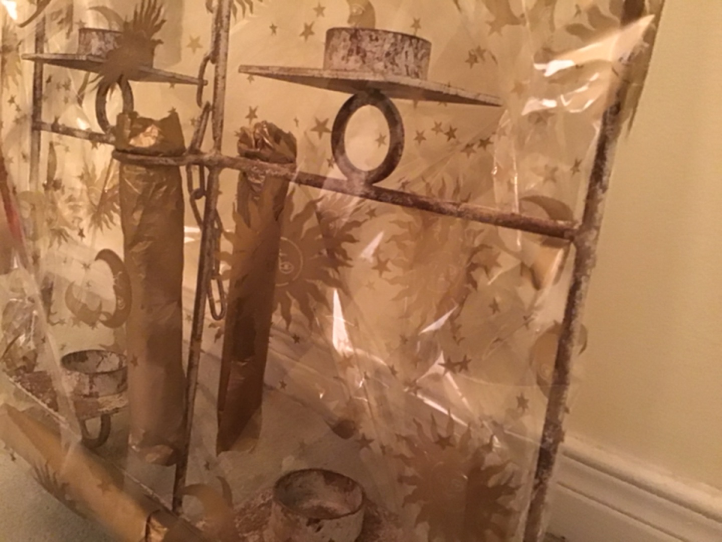 Metal/Wrought Iron Hanging Candle Holder image indicator(3)