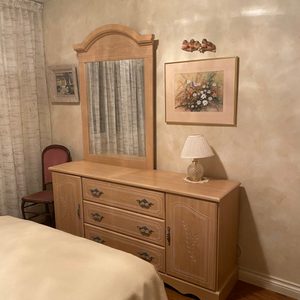 Bedroom set with queen mattress (no bed frame)
