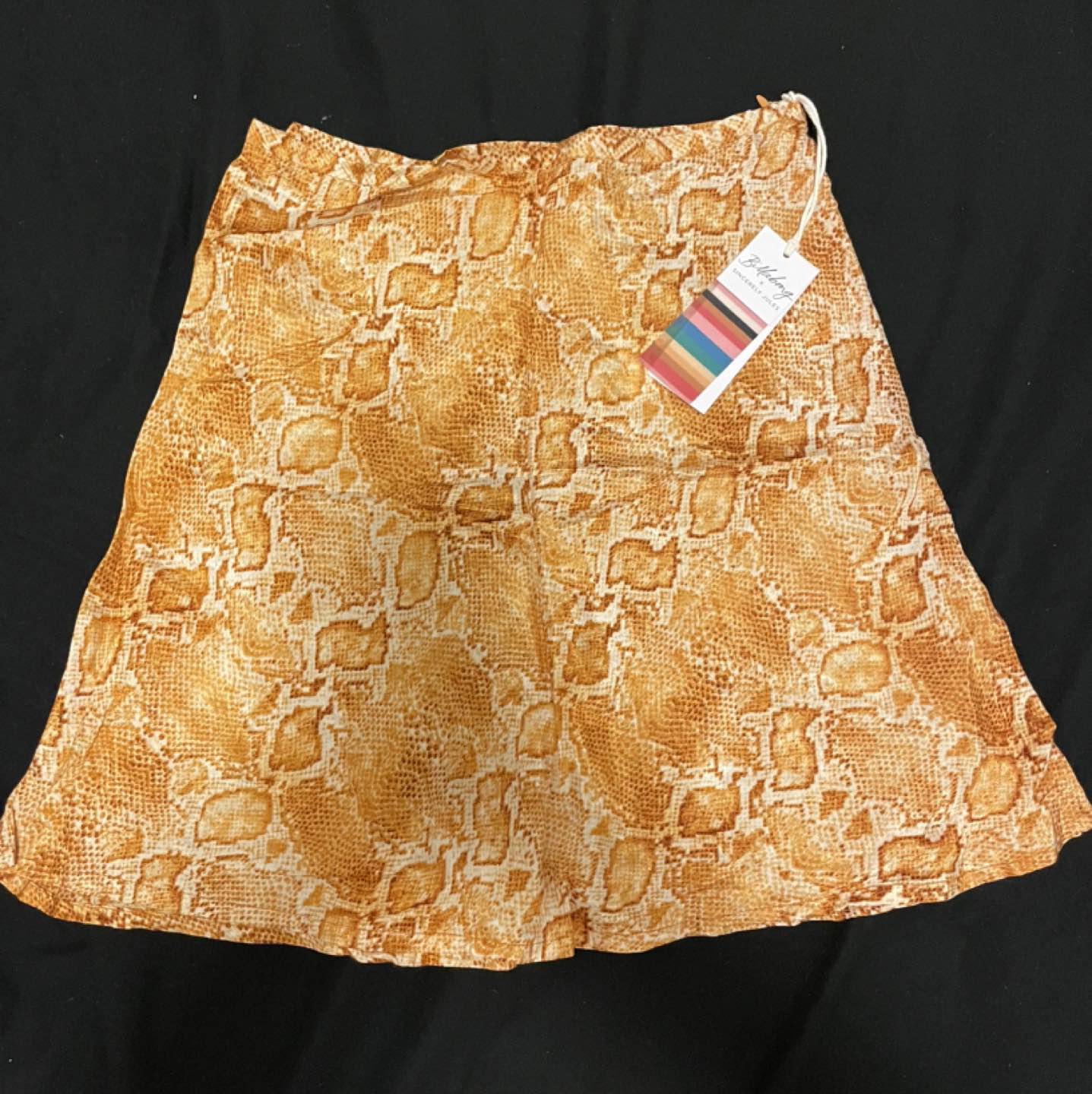 Billabong skirt image indicator(2)