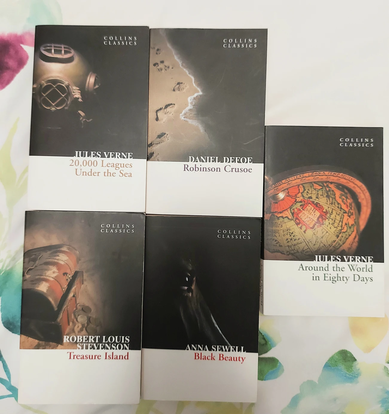 Collins Classics 5 Book Bundle thumbnail
