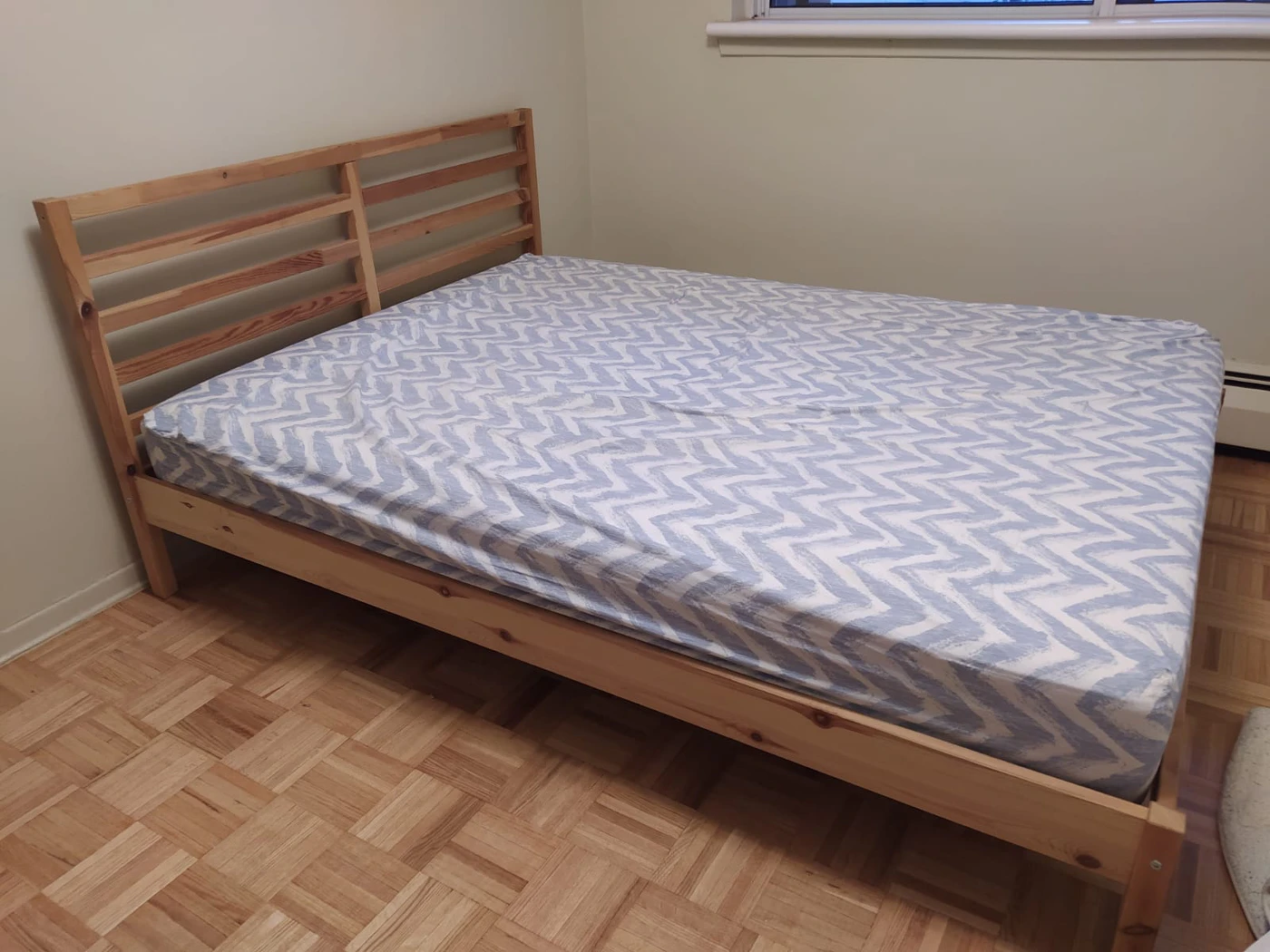 Tarva queen bed frame - photo 3