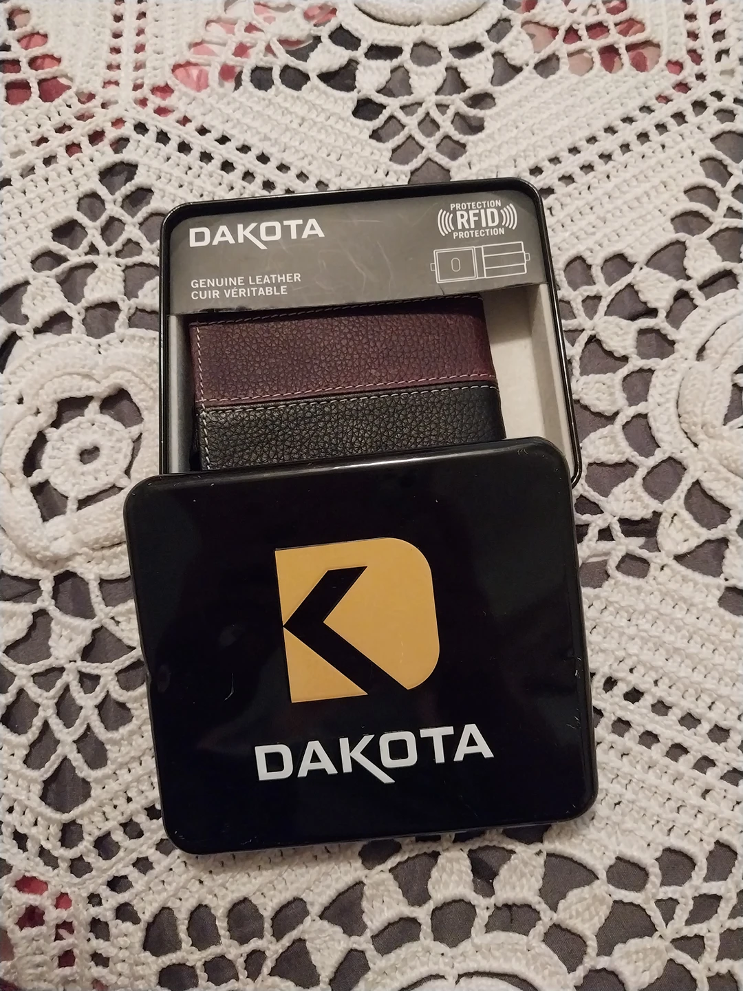Dakota wallet thumbnail