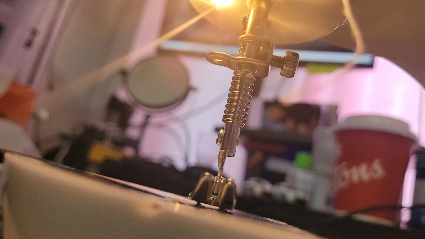 small sewing machine - photo 5